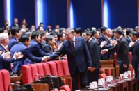 No phones, pre-set tablets for delegates at Vietnam's Communist Party congress