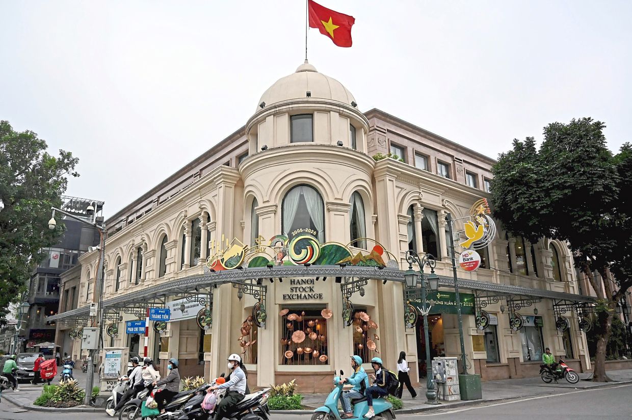 Major Vietnam real estate firms delay bond interest payments