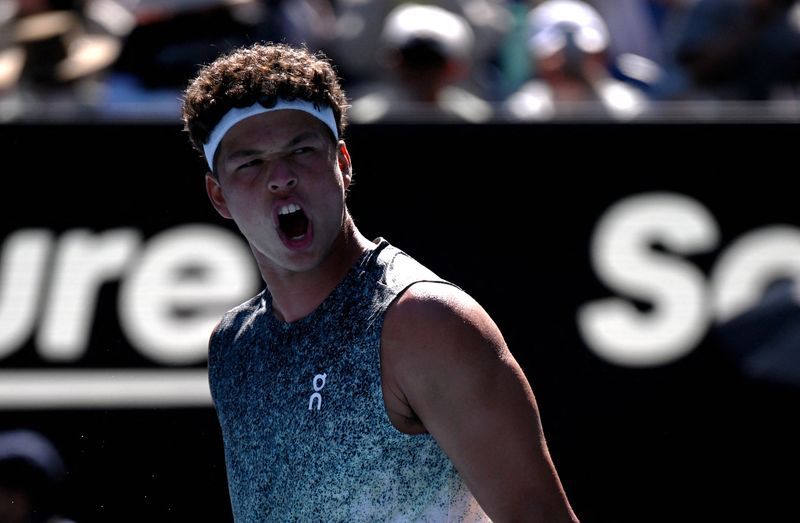 Tennis-Shelton overcomes Humbert in battle of lefthanders at Australian Open