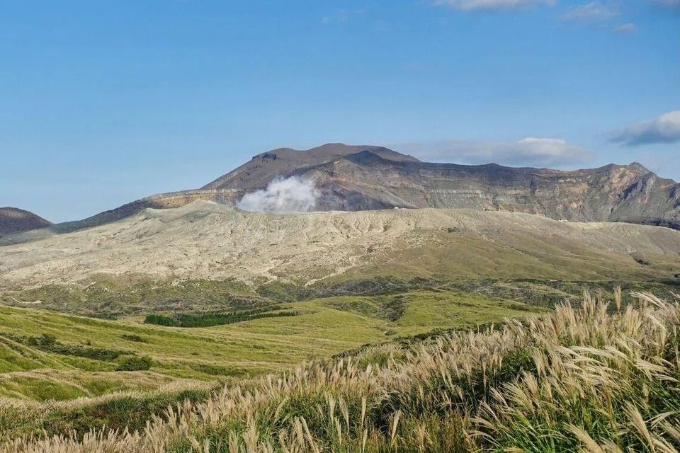 Helicopter carrying three goes missing near Mt. Aso summit in south-west Japan