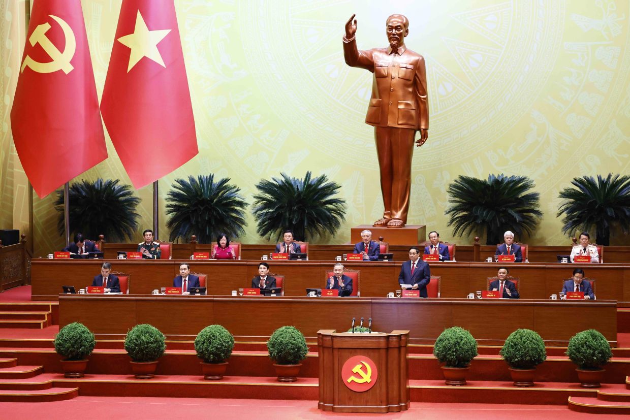 Vietnam leader pledges graft fight as he eyes China-style powers