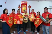 Business partners make festive visit to SMG Penang office
