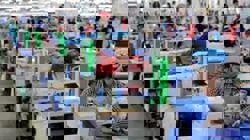 Cambodia makes US$15.5bil from exports of garments, shoes, travel goods in 2025