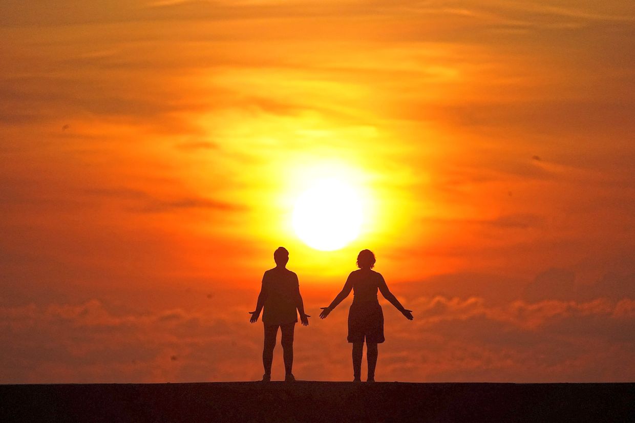 Couples who spend money in trade of time will end up happier together