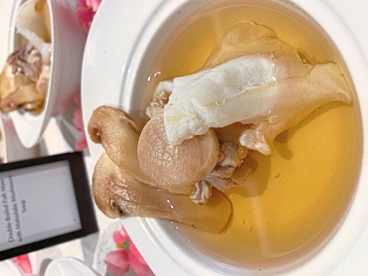 Braised Hokkaido Dried Scallop and Crab Meat Broth with Fish Maw.