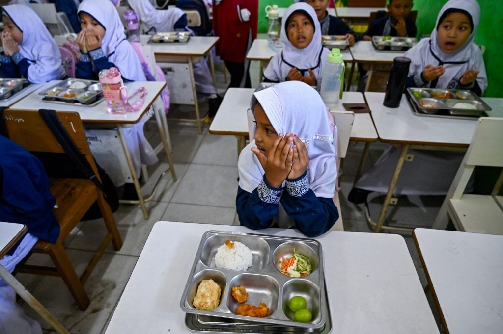 Lab tests reveal E. coli contamination in free meals that sickened 800 students in Central Java