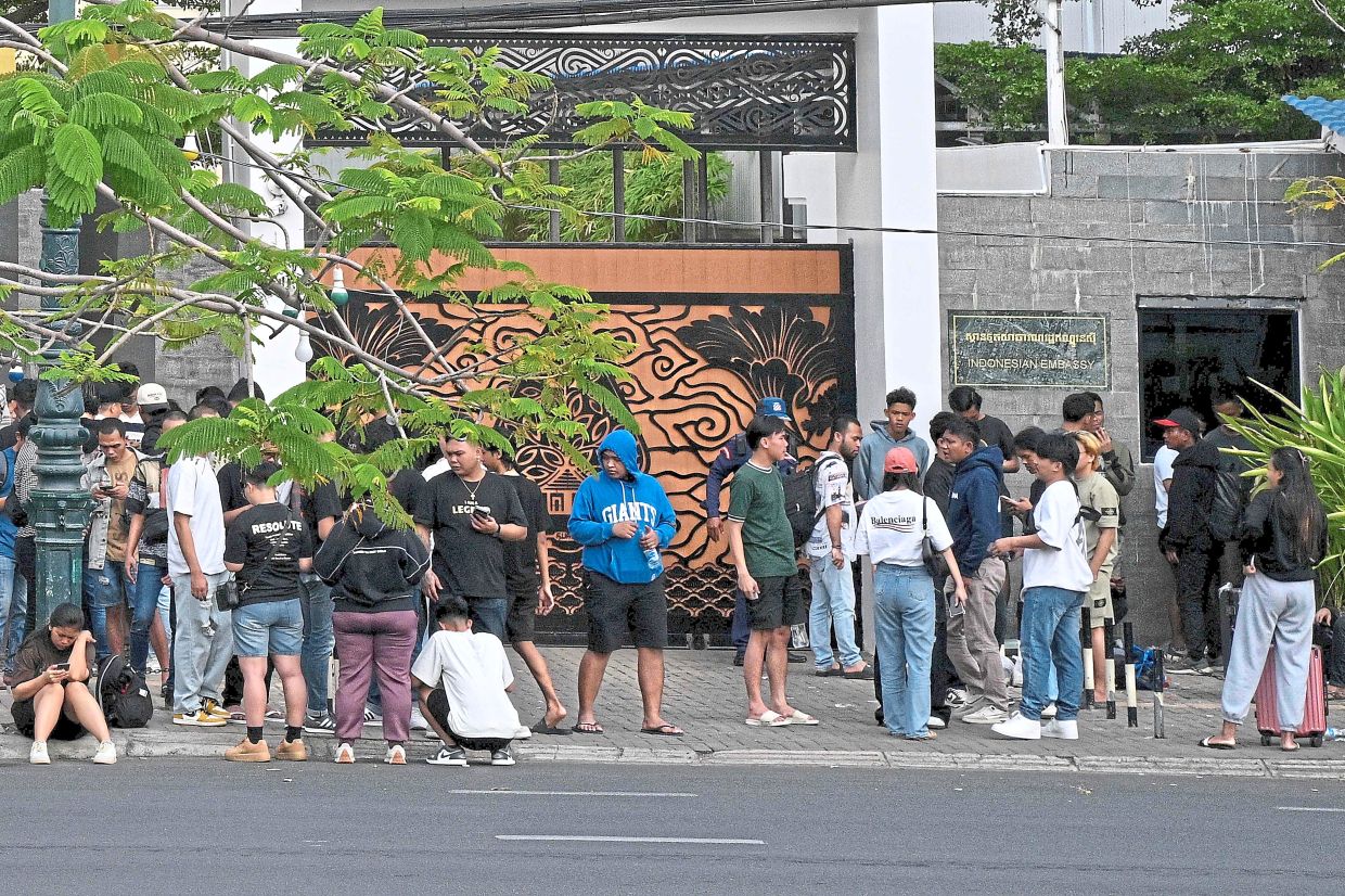 1,440 Indonesians leave scam sites