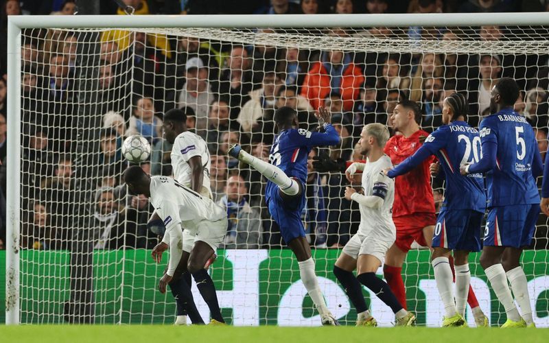 Soccer-Chelsea's Caicedo scores to break stubborn Pafos defence