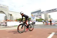 Glitter at end of lonely ride