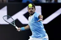 Tennis-Veteran Wawrinka outlasts Gea to extend Australian Open stay