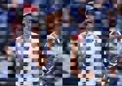 Tennis-Swiatek sees off Bouzkova to reach Australian Open third round