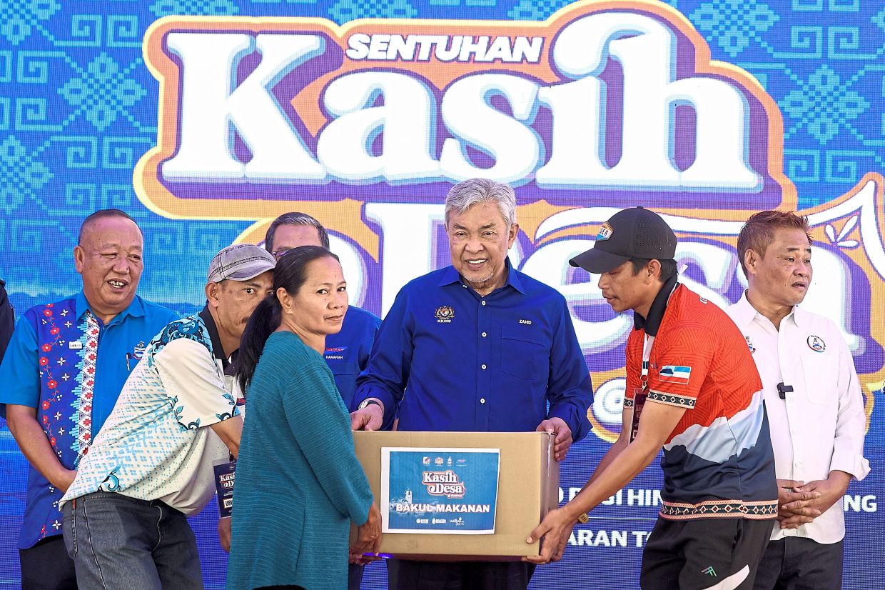 Last scramble to sway voters