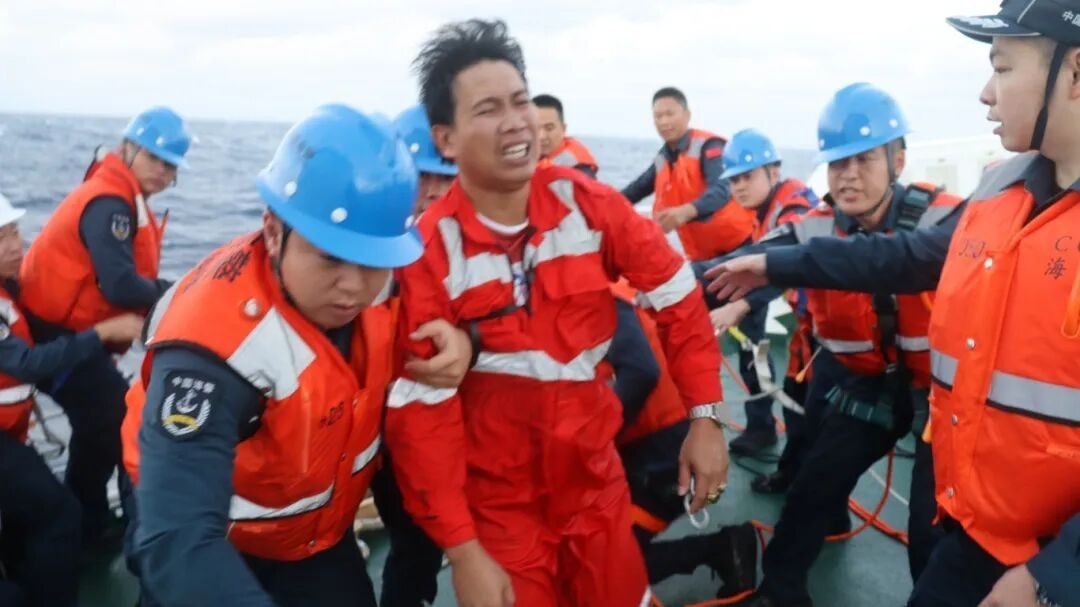 Chinese coast guard rescues Philippine sailors in disputed waters, two found dead (update)