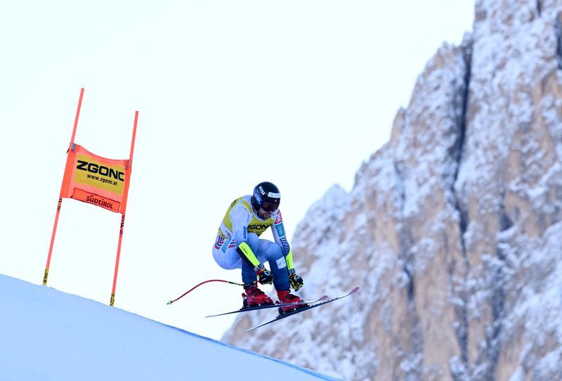 Alpine skiing-Norway's Kilde pulls out of Kitzbuehel super-G with back injury