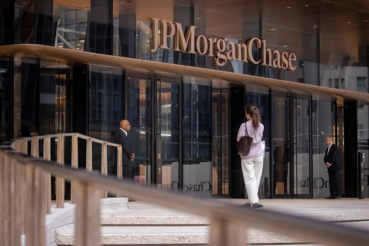 Trump sues JPMorgan, CEO Jamie Dimon for US$5bil over alleged debanking