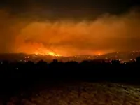 Major bushfires prompt road closures, evacuation orders in Western Australia