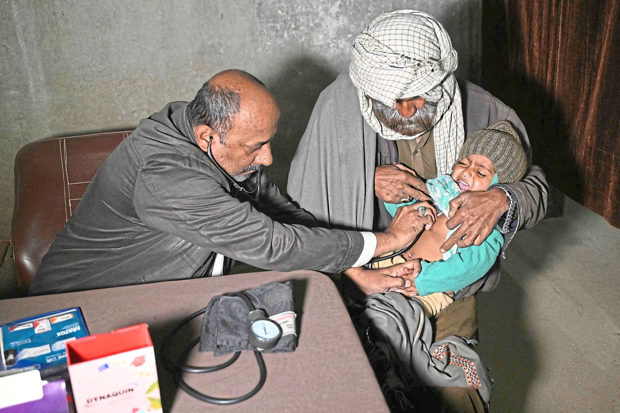 A fatal epidemic of fake doctors