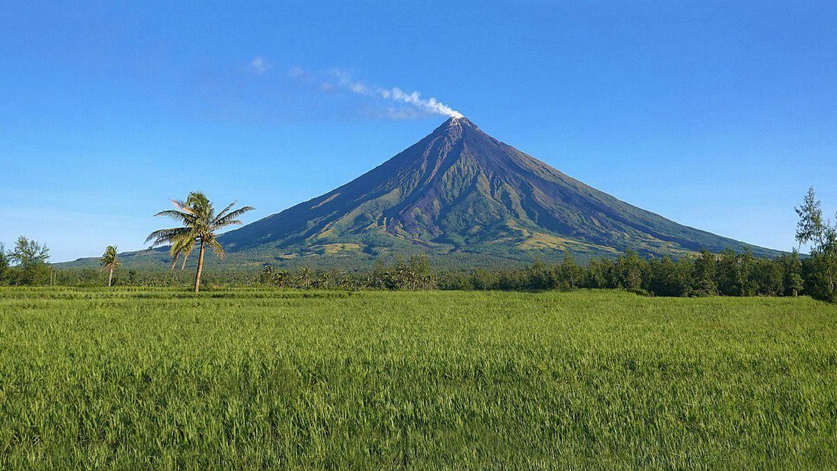 The Mayon Volcano's fiery breath: A ticking time bomb, some say, but still a breathless beauty all the same