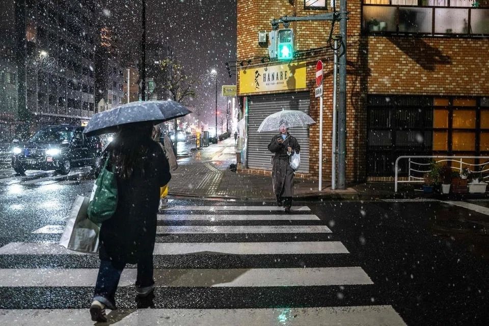 Heavy snow continues to fall on Sea of Japan coast; three people confirmed dead and another 12 reported injured