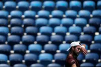 Tennis-Players, fans brace for extreme heat at Australian Open