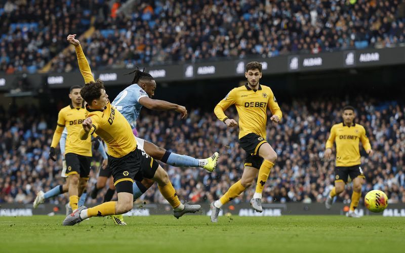 Soccer-Marmoush and Semenyo score in City's first league win in nearly a month