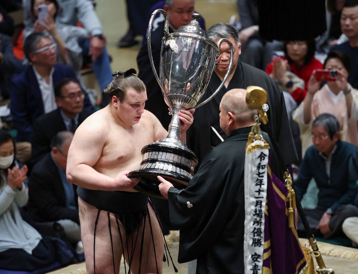 Still, the main giant - Ukrainian sumo wrestler wins second straight top title and cements meteoric rise