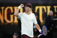 Tennis-De Minaur bursts Bublik bubble for return to Melbourne quarter-finals