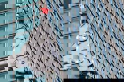 US climber scales Taiwan's tallest building Taipei 101 without ropes