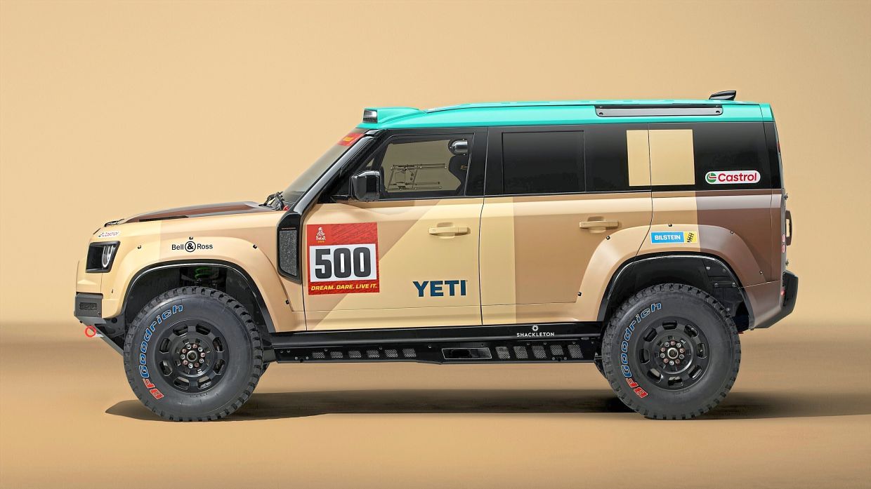 Defender Rally. — Photos: Bell & Ross