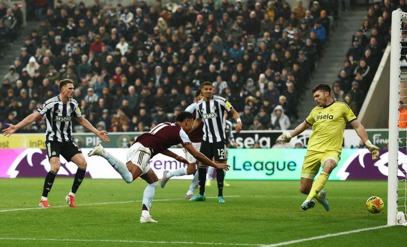 Soccer-Buendia scores stunning goal as Aston Villa beat Newcastle 2-0