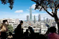 US climber conquers Taipei 101 barehanded