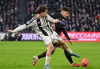 Soccer-Juventus earn commanding win over injury-hit Napoli to close in on top four