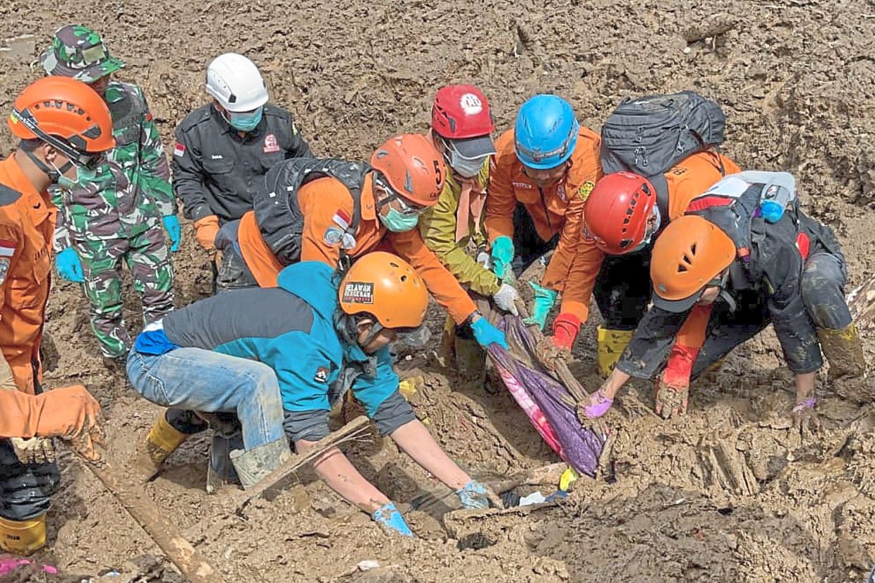 Landslide death toll rises