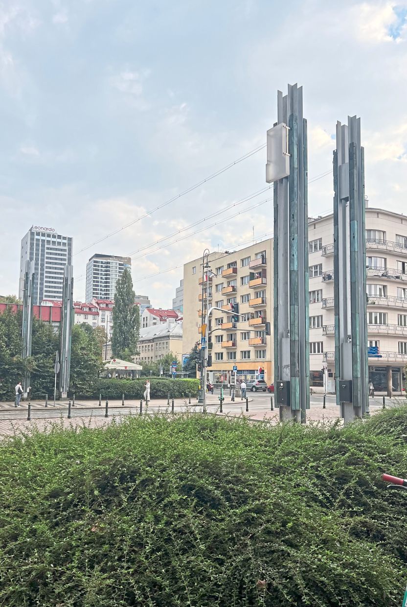 The Footbridge of Memory commemorates the wooden bridge that once connected two sections of the Jewish ghettos.
