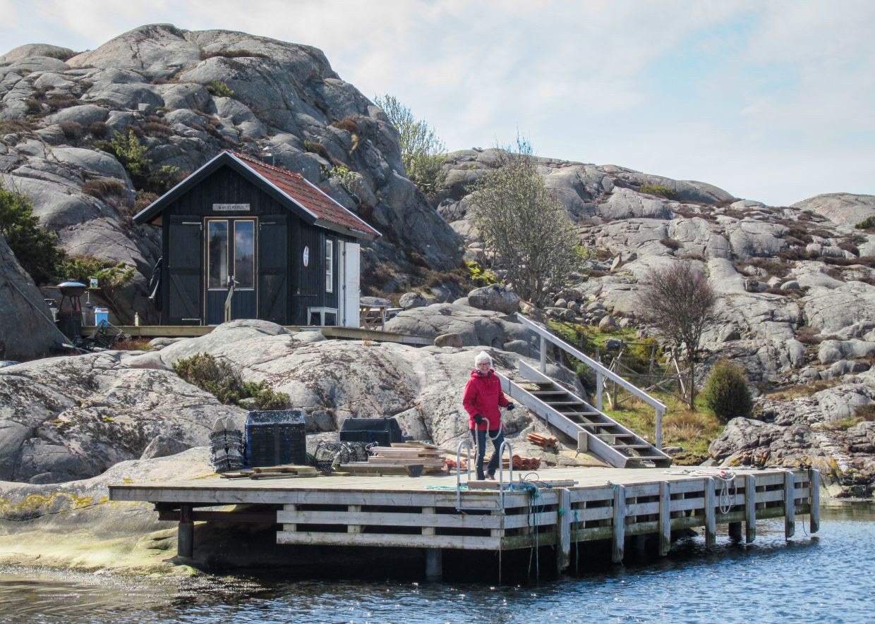 Käringeholmen, an island, where we are welcomed by Maivor as we learn about blue food, meaning fish, shellfish, aquatic plants, and algae caught or cultivated from freshwater and marine environments. — Photo: Sabine Glaubitz/dpa-tmn