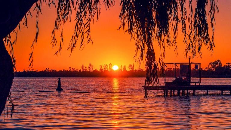 'Unbelievable heat' - Temperature record broken amid heatwave in Australia's Victoria