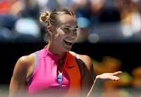Tennis-Alcaraz shines, Sabalenka beats the heat to make Australian Open semi-finals