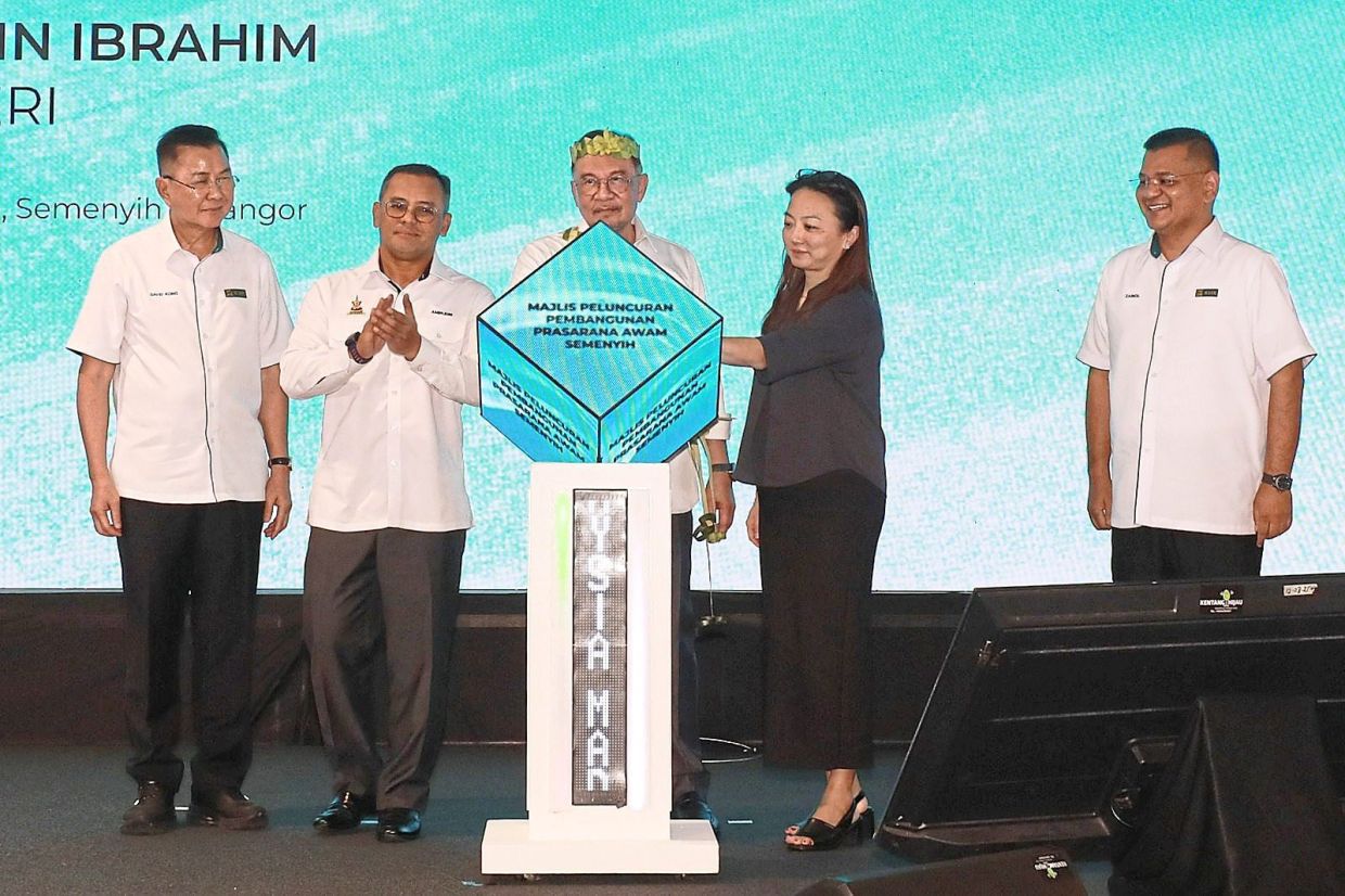 PM: Faster project approvals to boost economic momentum