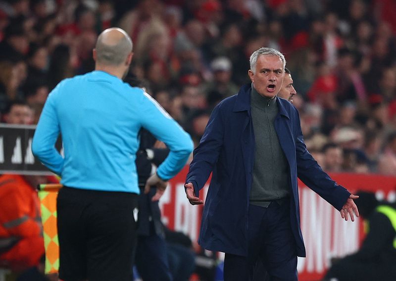 Soccer-Mourinho set for Real Madrid and Arbeloa reunion in decisive Champions League clash