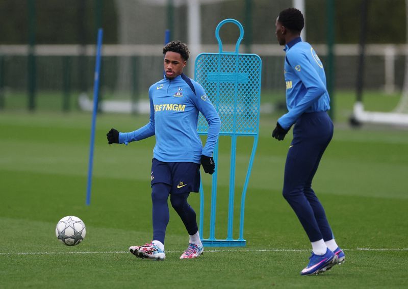 Soccer-Spurs duo Kolo Muani and Odobert involved in minor crash