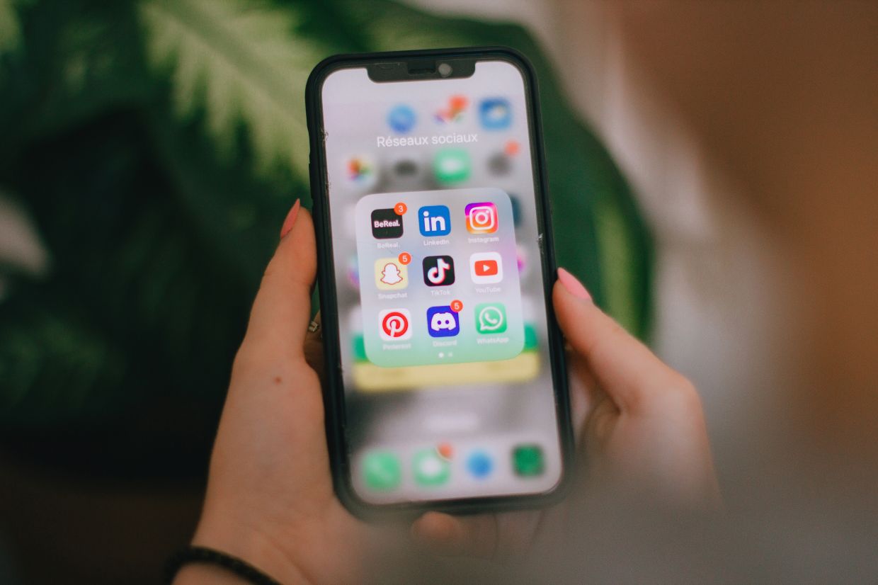 Teens underwhelmed by France’s social media ban