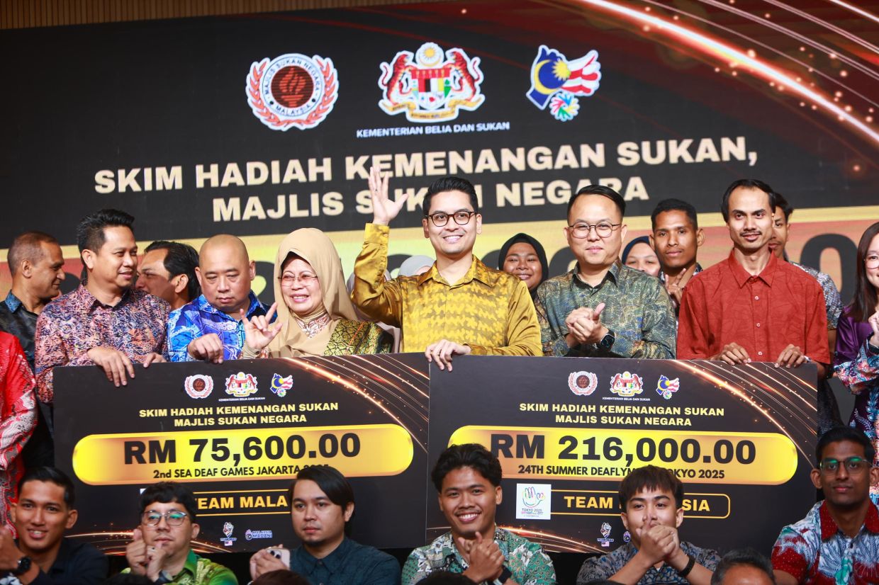 Double cheers for bowlers at National Deaf Sports Awards