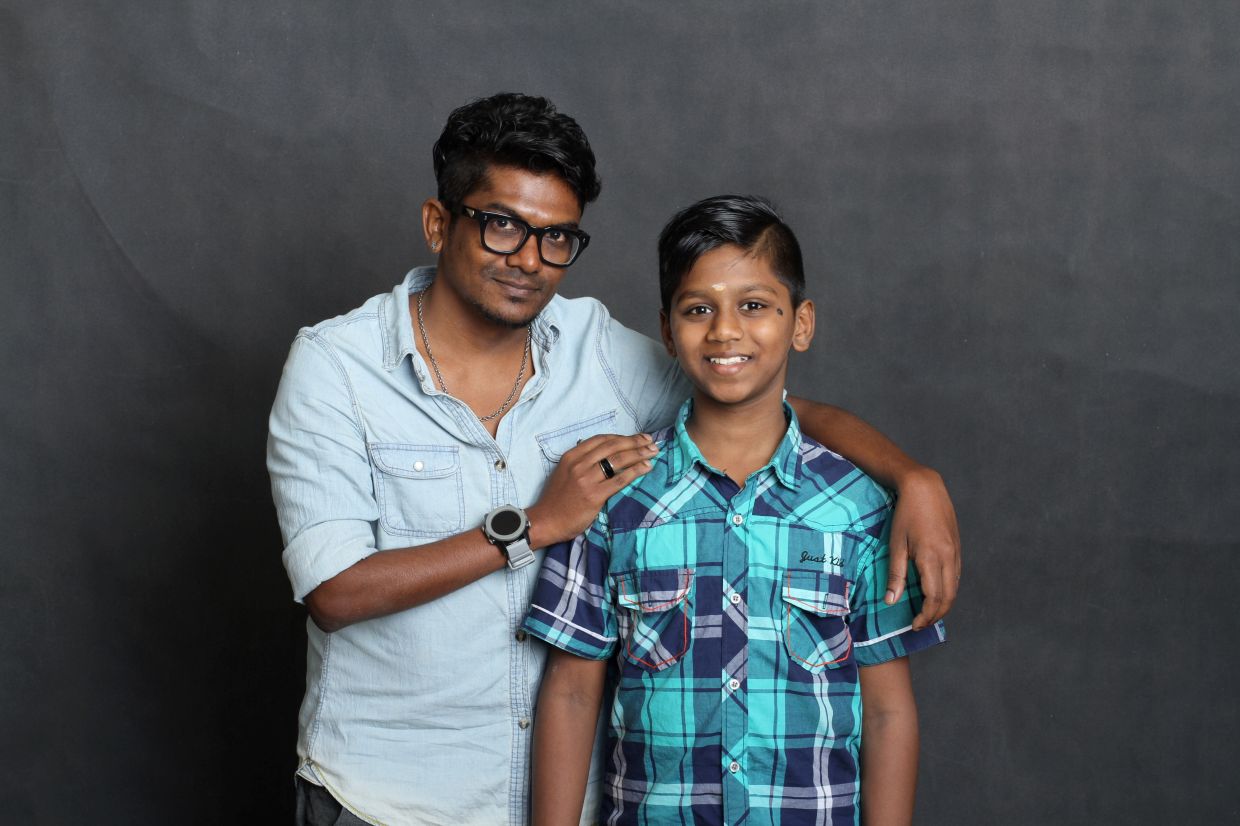 A file image of filmmaker Sun J Perumal with 'Jagat' actor Harvind Raj, taken in 2015. Photo: The Star/Filepic