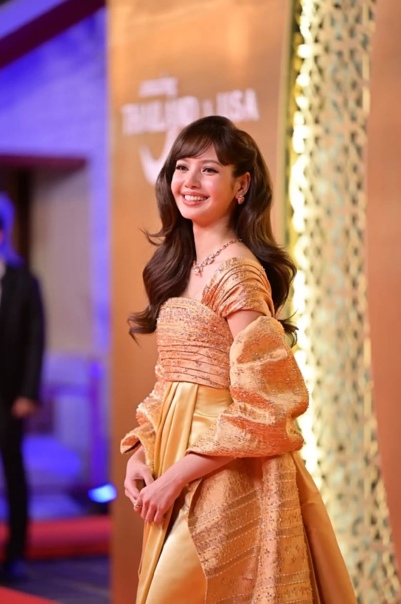 Lisa made a stunning appearance on the red carpet in a beautiful, eye-catching look, wearing a couture gown from Balmain. - The Nation/ANN