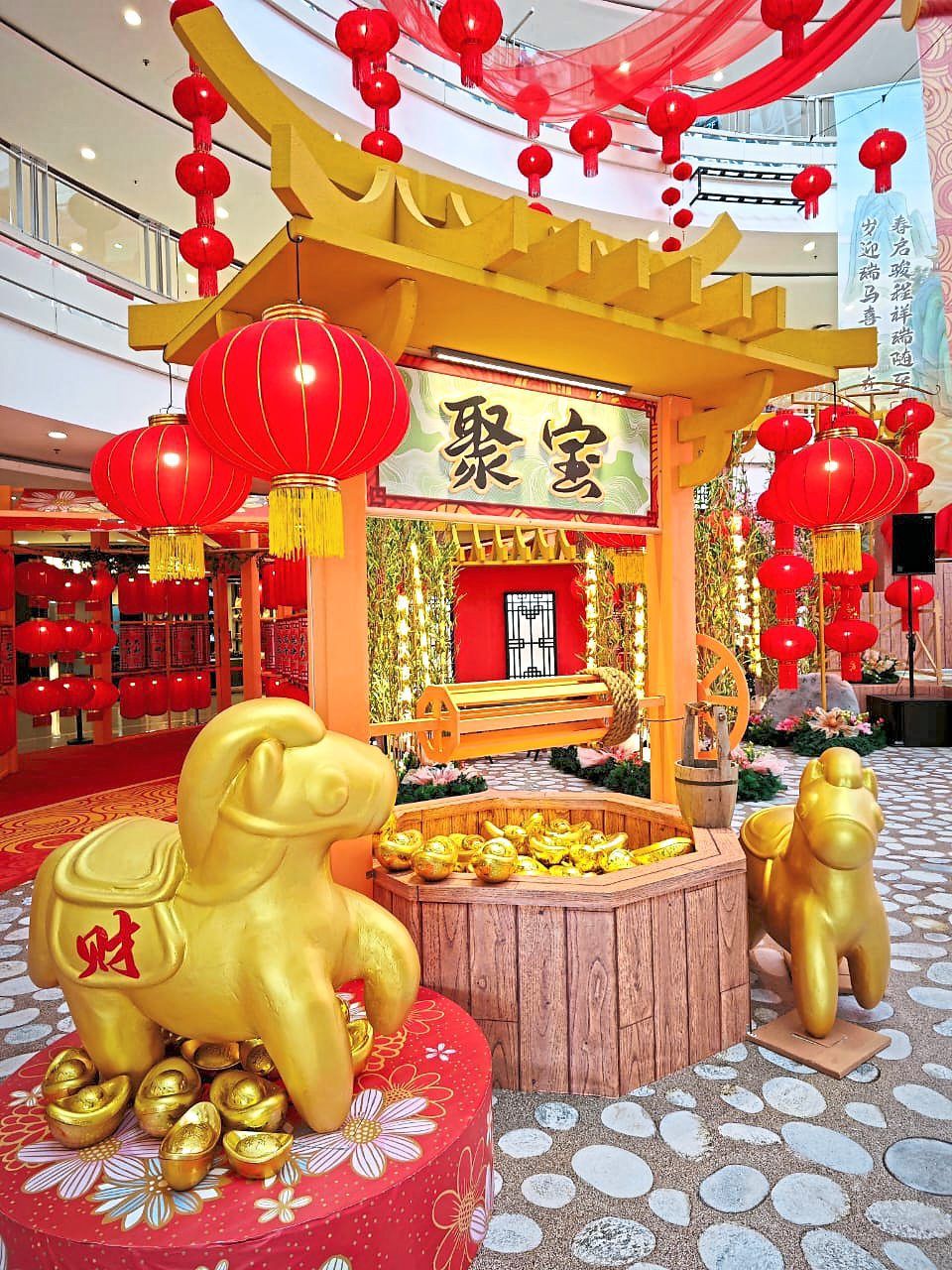 These adorable golden stallions, designed in a contemporary Chinese style, add a playful touch while bringing warmth and joy to the space.