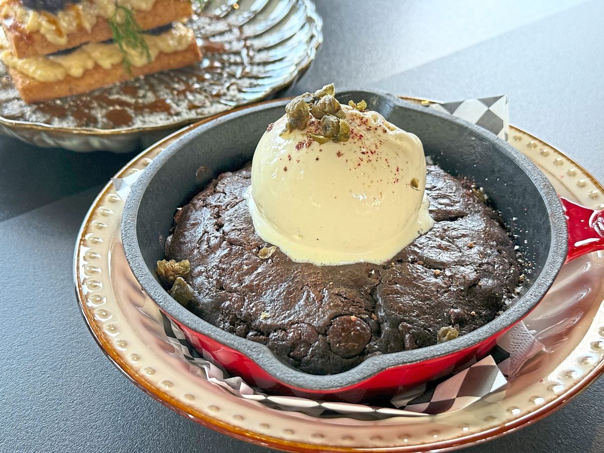 Cookie in a pan lives up to its name and the associated expectation that comes with it. — MICHAEL CHEANG/The Star