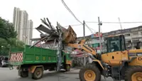 Authorities demolish illegal structure, fine polluting lorries in KL