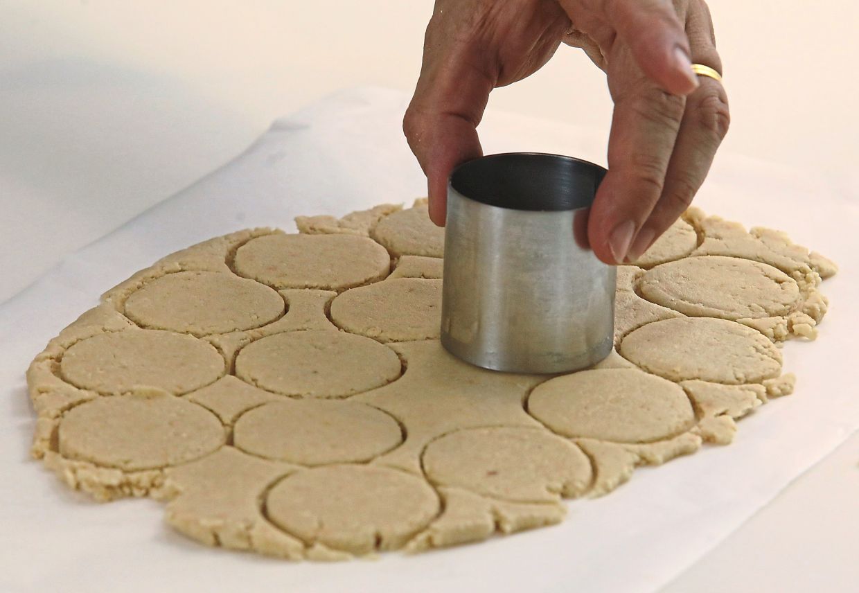 Crescent shaping hack using round cutters.