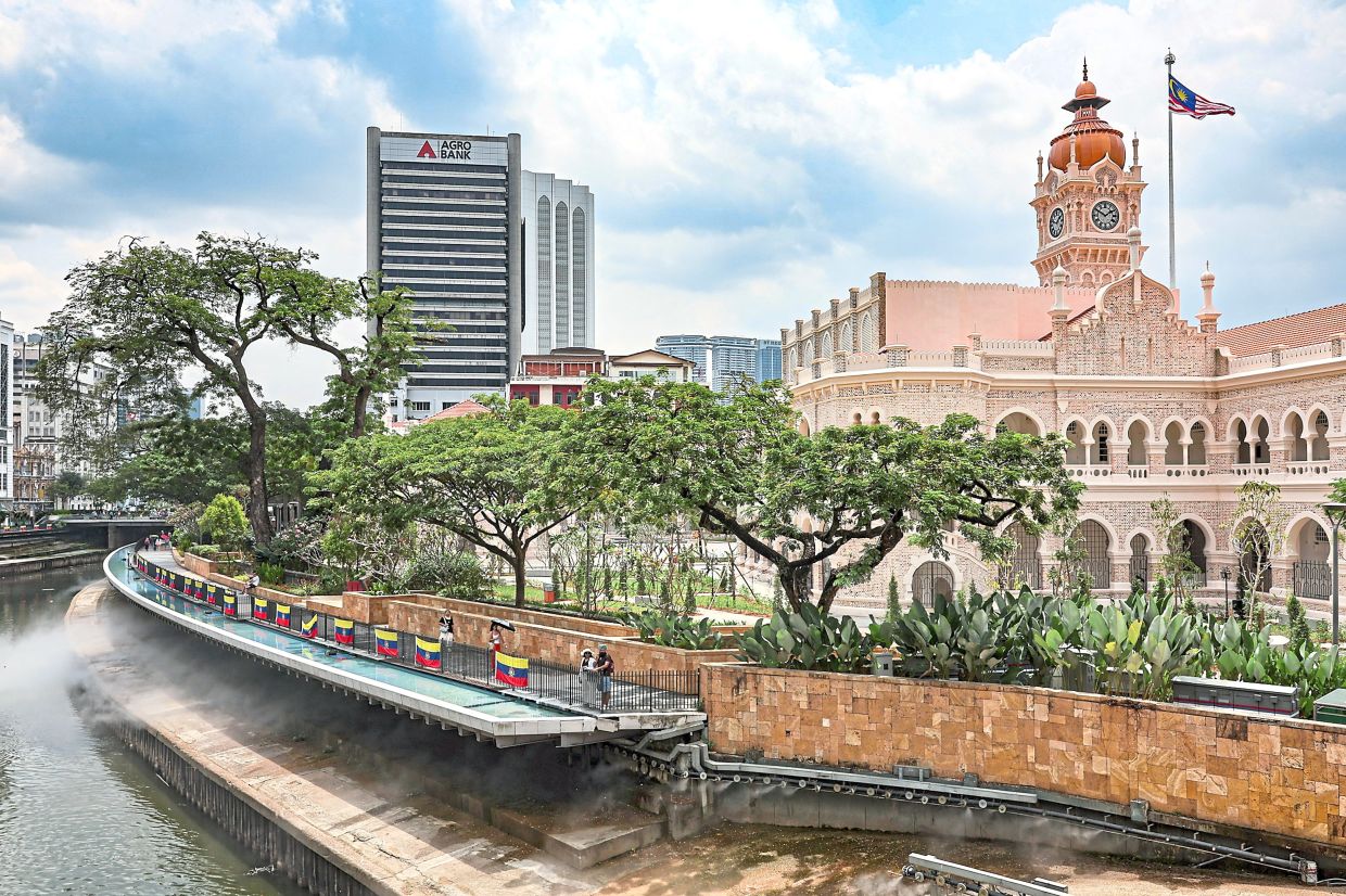 A view of Bangunan Sultan Abdul Samad and the Federal Territory flags decorating the River of Life tourist trail, in celebration of Federal Territory Day on Feb 1. Photo: Bernama