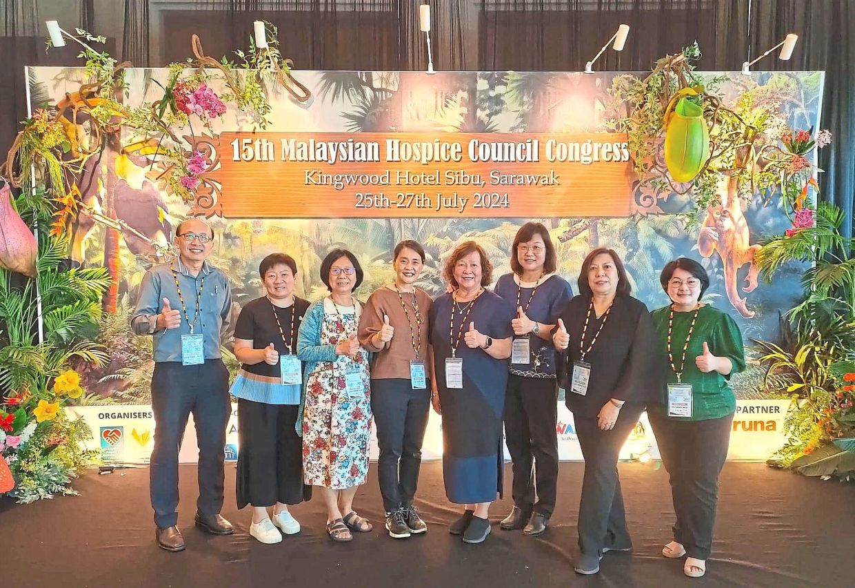 Sibu NCSM members attending the annual Malaysian Hospice Council congress.